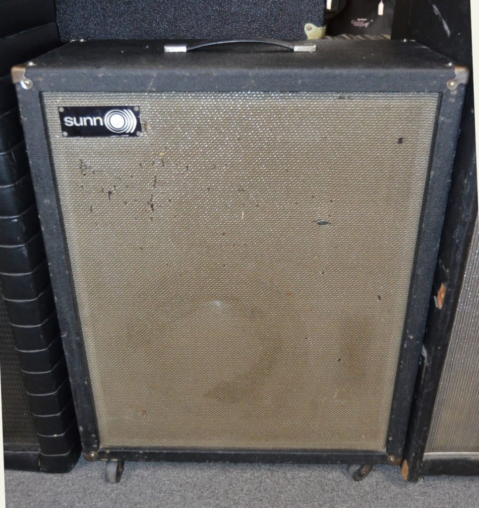 Sunn Vintage PA/Bass w/ Casters Used The Guitar Hangar