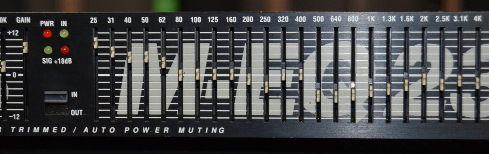 Alesis MEQ 230 Graphic Equalizer w/ Power Supply Used The