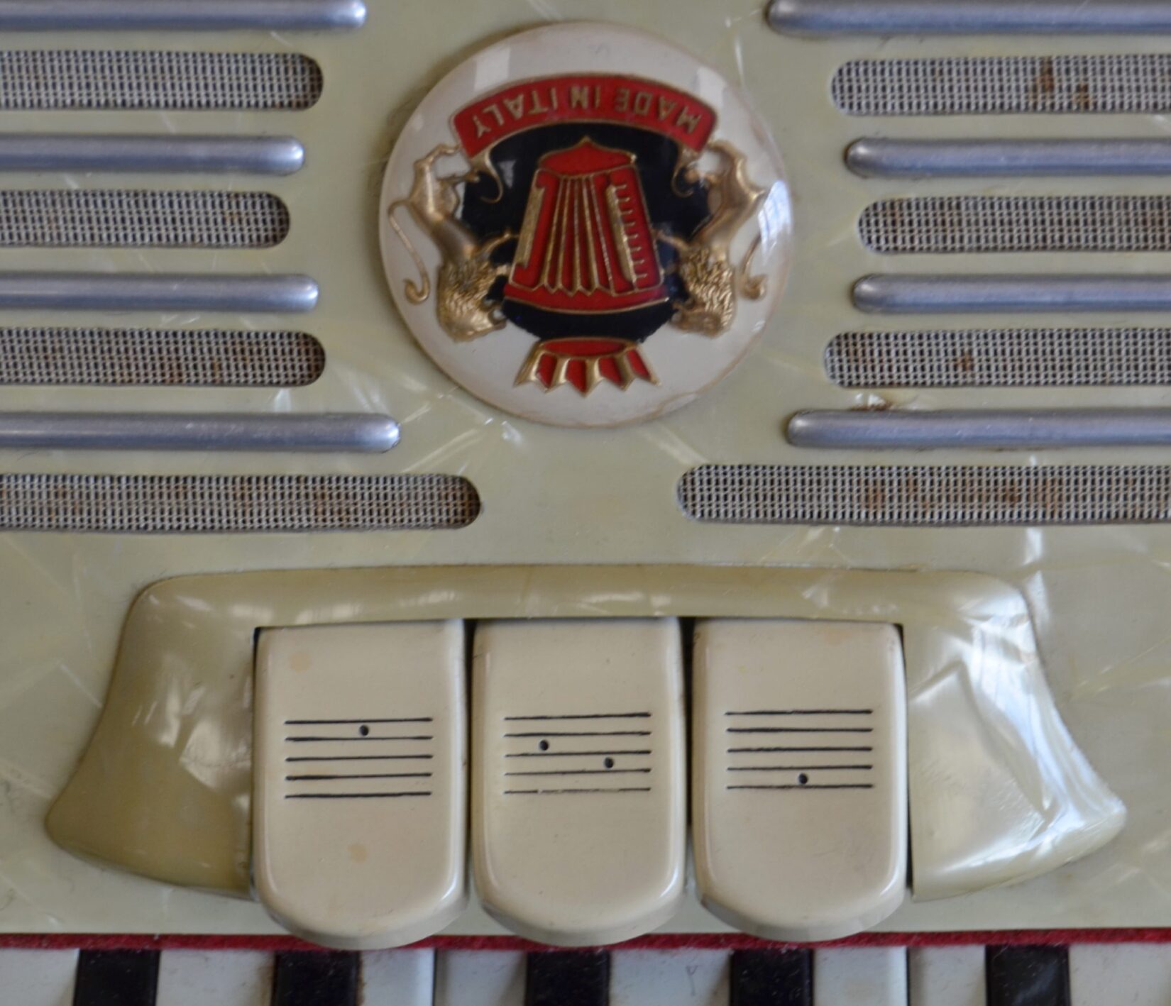 Cavalli - Italian Made Accordion w/ Case - Used - Image 2