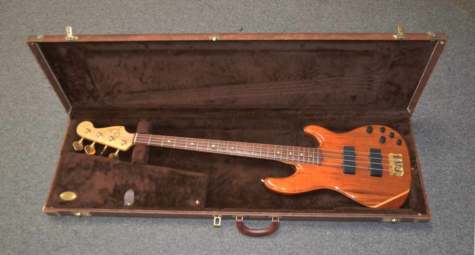 Fender - USA Zone Bass Guitar w/ OHSC - Used - Image 11