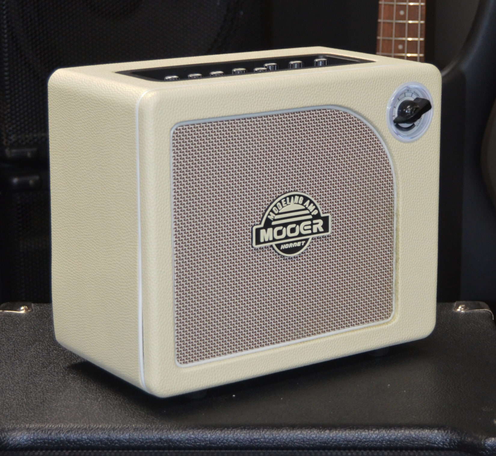 Mooer - Hornet Guitar Modeling Amplifier - Used - Image 4