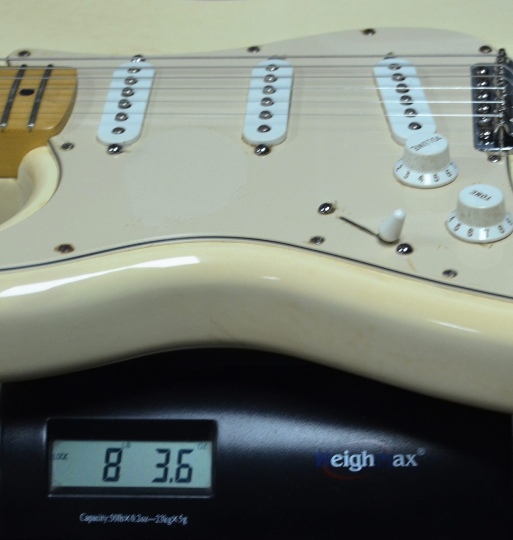 Fender - Left Handed Stratocaster Standard MIM Electric Guitar - Used - Image 13